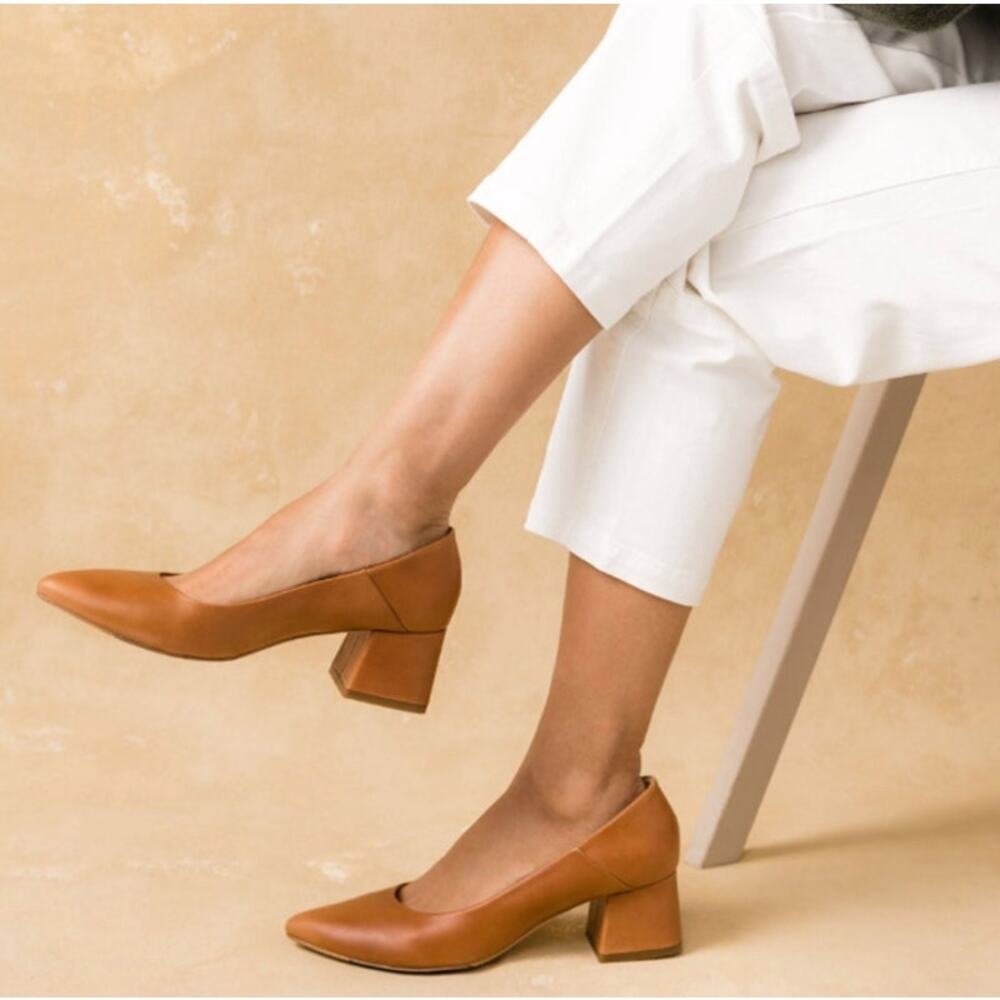 Nisolo Tan Leather Block Heel Pumps